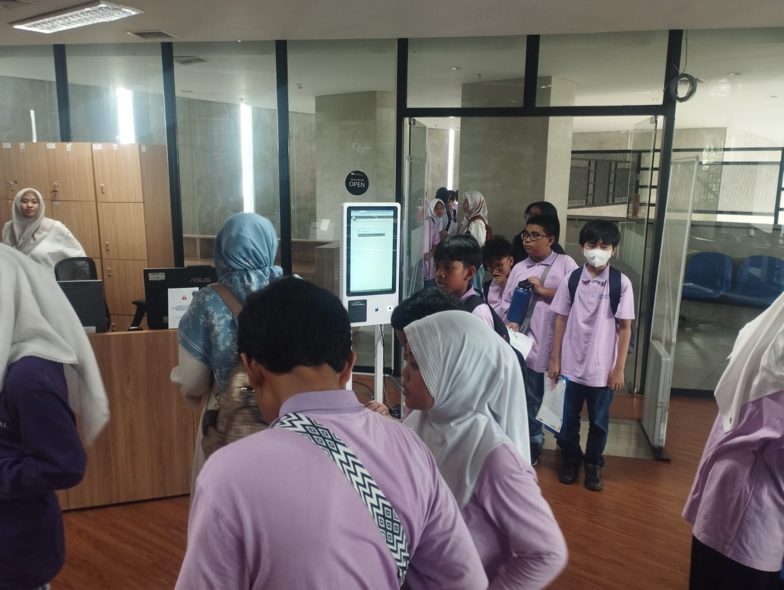Wisat Literasi Perpustakaan Lazuardi Global Compassionate School (GCS)